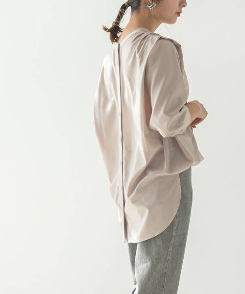 rectangle（レクタングル）の「2wayショルダータックシャツ（シャツ/ブラウス・レディース・ブラック/ベージュ/オフホワイト・FREE）」の8枚目の写真