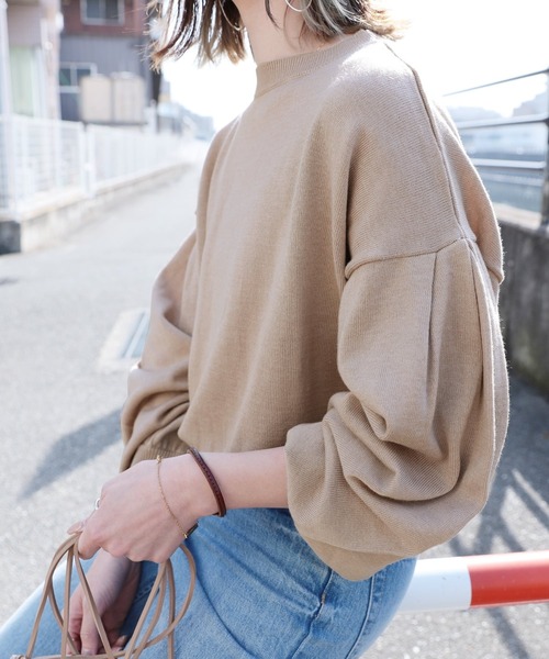 reca（レカ）の「ボリューム袖クルーネックニット（ニット/セーター・レディース・ベージュ/アイボリー/ラベンダー・M）」の4枚目の写真