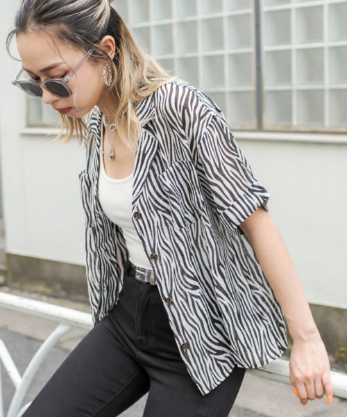 RASVOA(ラスボア)の「ゼブラオープンシアーシャツ(シャツ/ブラウス・レディース・グリーン/ブラウン/ブラック・FREE)」の2枚目の写真