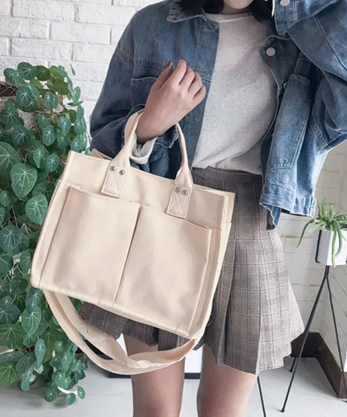 DAY CLOSET(デイ クローゼット)の「ショルダートート2WAYカジュアルバッグ+底板+肩掛け紐 3点セット(トートバッグ・レディース・ブラック/アイボリー・ONE SIZE)」の11枚目の写真
