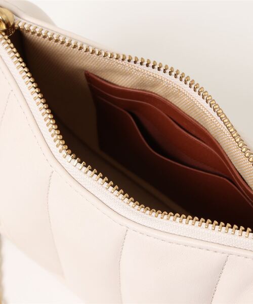 COACH(コーチ)の「スウィンガー 20 ウィズ キルティング(ハンドバッグ・レディース・ホワイト系その他・フリ-)」の8枚目の写真