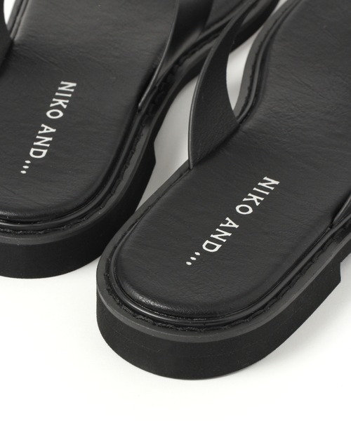 niko and...（ニコアンド）の「フェイクレザーハナオサンダル（サンダル・メンズ・ブラック/ブラウン・LARGE/MEDIUM）」の13枚目の写真