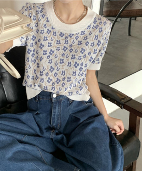 emi+（エミプラス）の「5分袖花柄リブサマーニットプルオーバー（Tシャツ/カットソー・レディース・ベージュ/ブルー/イエロー・FREE）」の3枚目の写真