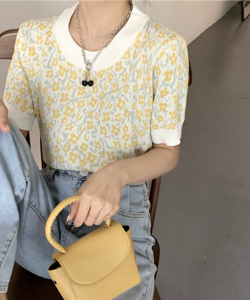 emi+（エミプラス）の「5分袖花柄リブサマーニットプルオーバー（Tシャツ/カットソー・レディース・ベージュ/ブルー/イエロー・FREE）」の6枚目の写真