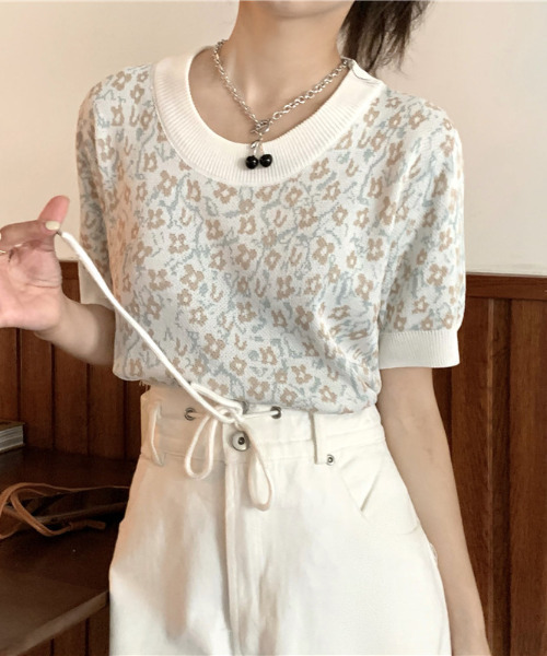 emi+（エミプラス）の「5分袖花柄リブサマーニットプルオーバー（Tシャツ/カットソー・レディース・ベージュ/ブルー/イエロー・FREE）」の16枚目の写真