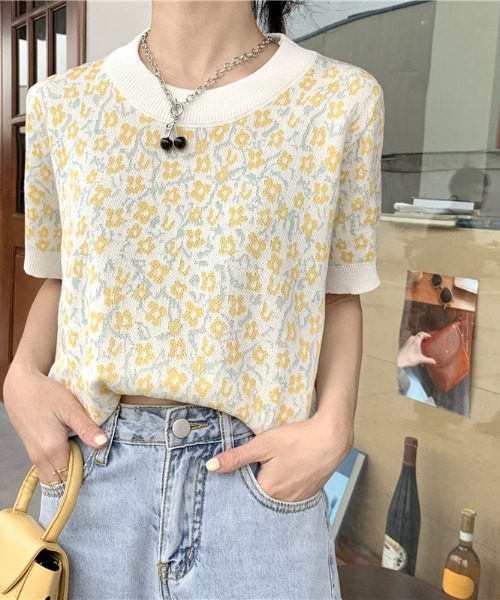emi+（エミプラス）の「5分袖花柄リブサマーニットプルオーバー（Tシャツ/カットソー・レディース・ベージュ/ブルー/イエロー・FREE）」の9枚目の写真