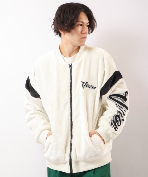 VISION STREET WEAR（ヴィジョンストリートウェア）の「VISION STREET WEAR 袖ワッペンエコファーブルゾン（ブルゾン・メンズ・ブラック/オフホワイト/ネイビー/ベージュ・L/M/LL）」の2枚目の写真