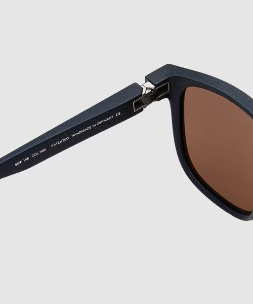 MYKITA（マイキータ）の「Darkgrey Solid (CAT3)（サングラス・メンズ・ブラック系その他/ブラウン系その他/ブルー系その他・ONE SIZE）」の6枚目の写真