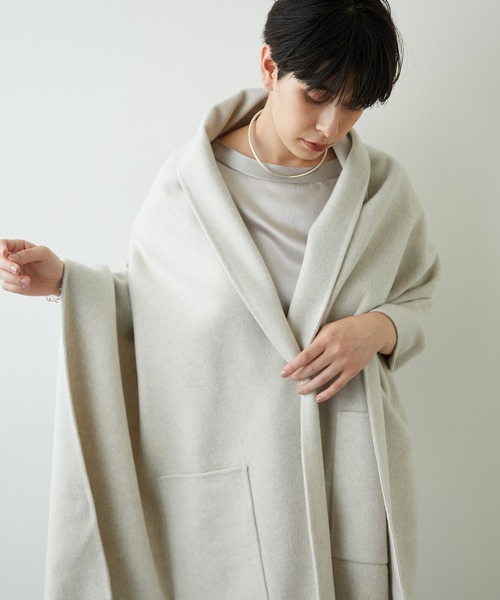 Whim Gazette(ウィムガゼット)の「リバーケープ(その他アウター・レディース・ライトグレー/ダークブラウン・FREE)」の1枚目の写真