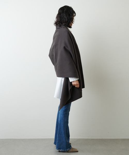 Whim Gazette(ウィムガゼット)の「リバーケープ(その他アウター・レディース・ライトグレー/ダークブラウン・FREE)」の9枚目の写真