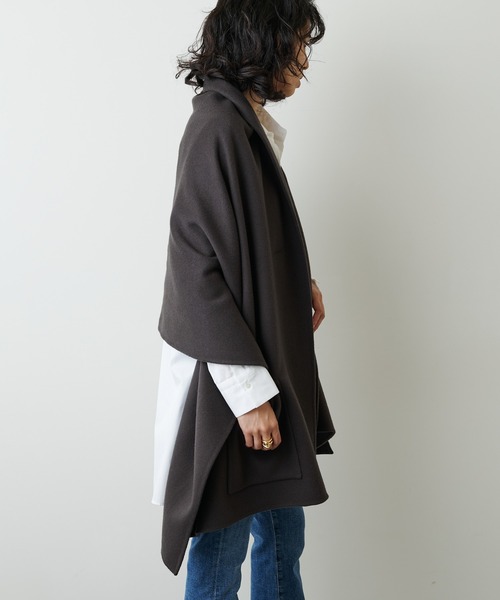 Whim Gazette(ウィムガゼット)の「リバーケープ(その他アウター・レディース・ライトグレー/ダークブラウン・FREE)」の8枚目の写真