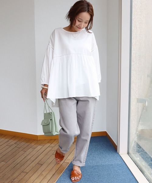 andme（アンドミー）の「コットンワッシャーボリューム袖ハシゴレースブラウス（シャツ/ブラウス・レディース・チャコールグレー/オフホワイト/ピンク系その他/グレイッシュベージュ・M）」の5枚目の写真