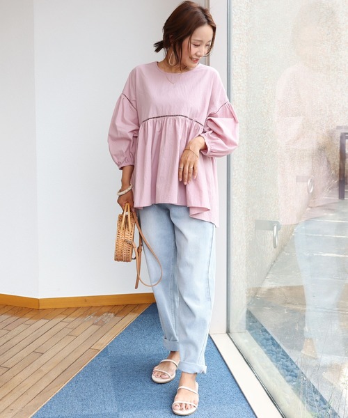 andme（アンドミー）の「コットンワッシャーボリューム袖ハシゴレースブラウス（シャツ/ブラウス・レディース・チャコールグレー/オフホワイト/ピンク系その他/グレイッシュベージュ・M）」の9枚目の写真