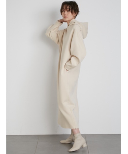 当店人気の限定モデルが再々々入荷 Emmi Yoga Emmiロゴフーディーワンピース 日本全国送料無料