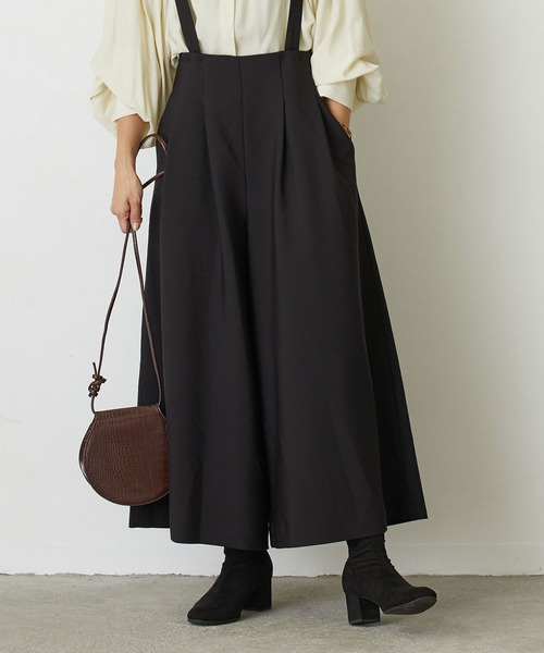 NICOLE white（ニコルホワイト）の「サス付ワイドパンツ（その他パンツ・レディース・ブラック/ブラウン/グレー・FREE）」の2枚目の写真