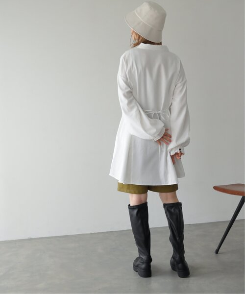 RAY CASSIN（レイカズン）の「バックリボンチュニックシャツワンピース（シャツワンピース・レディース・ベージュ/オフホワイト/レッド・FREE）」の10枚目の写真