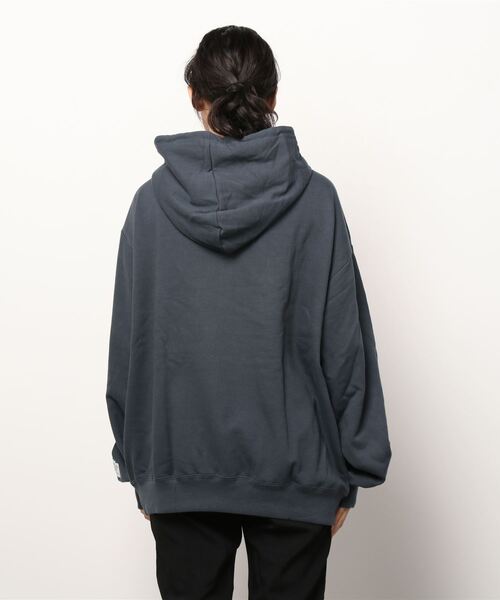 VISION STREET WEAR(ヴィジョンストリートウェア)の「VISION STREET WEAR/ヴィジョンストリートウェア ビッグシルエット ベロアワッペン カレッジ ロゴ スウェット パーカー(パーカー・メンズ・チャコールグレー/パープル/オートミール/グレー系その他・LL/M/L)」の17枚目の写真