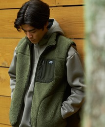 OUTDOOR PRODUCTS（アウトドアプロダクツ）の「【OUTDOOR PRODUCTS/アウトドアプロダクツ】防風ボアベスト ユニセックス　ワンポイントブランドロゴ（ブルゾン・メンズ）」