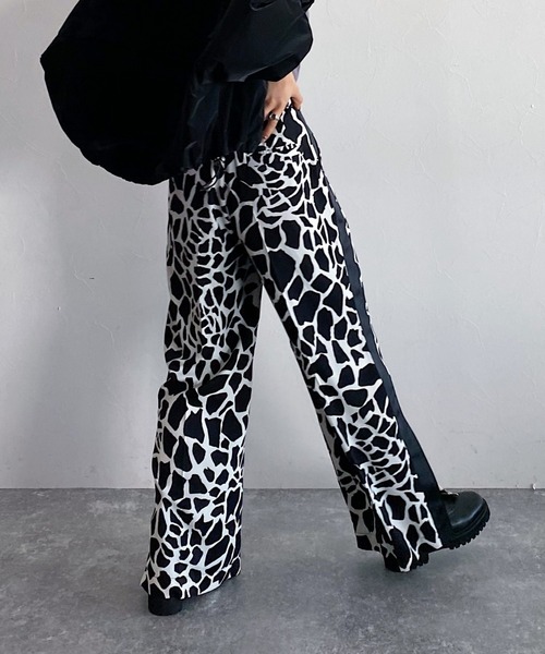 PAGEBOY（ページボーイ）の「CORE / ドレスラインワイドパンツ（その他パンツ・レディース・ホワイト系その他/ブラック/チャコールグレー・SMALL/MEDIUM）」の20枚目の写真