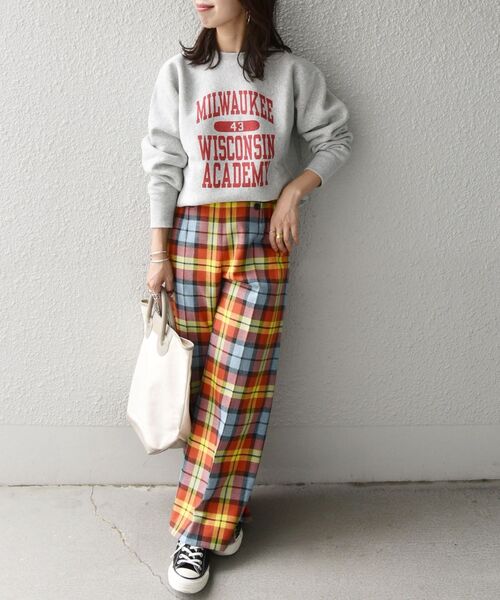 Champion（チャンピオン）の「Champion:〈ウォッシャブル〉リバースウィーブ クルーネック カレッジ ロゴ スウェット（スウェット・レディース・ナチュラル/ライトグレー・ONE SIZE）」の17枚目の写真