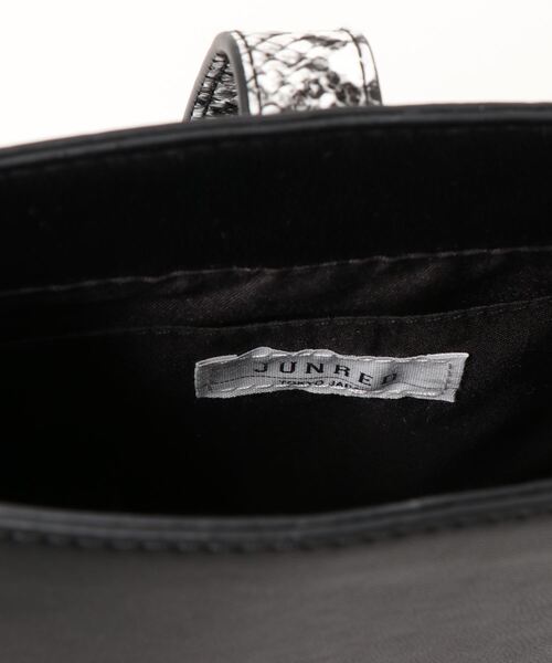 JUNRED(ジュンレッド)の「バックルポイントミニショルダーバック(ショルダーバッグ・レディース・ブラック/ブラック系その他2・FREE)」の5枚目の写真