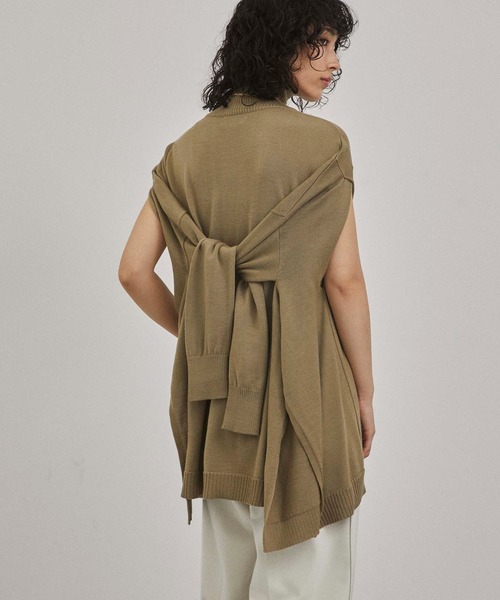 A + TOKYO（エープラストウキョウ）の「タートルネックポンチョニット（ニット/セーター・レディース・ベージュ/グレー・FREE）」の7枚目の写真