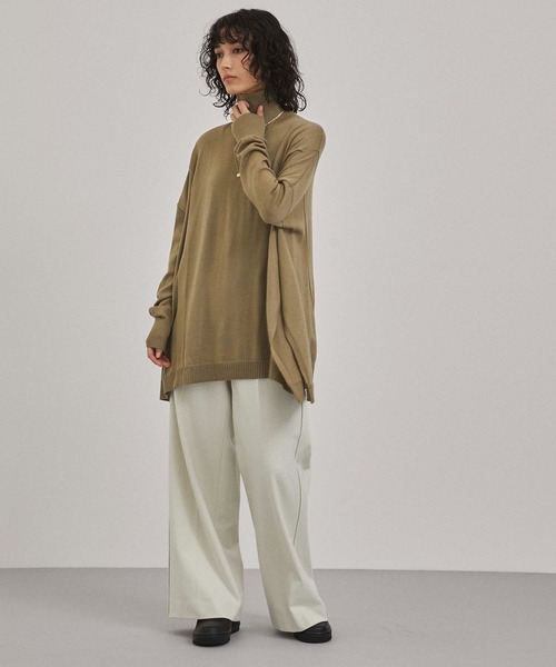 A + TOKYO（エープラストウキョウ）の「タートルネックポンチョニット（ニット/セーター・レディース・ベージュ/グレー・FREE）」の3枚目の写真