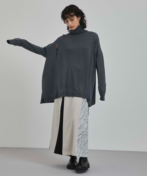 A + TOKYO（エープラストウキョウ）の「タートルネックポンチョニット（ニット/セーター・レディース・ベージュ/グレー・FREE）」の17枚目の写真