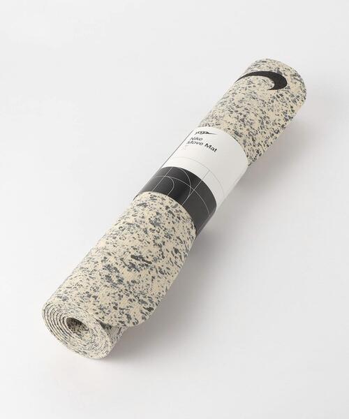 NIKE（ナイキ）の「【WEB限定】 ＜NIKE(ナイキ)＞ムーブ ヨガマット 4mm（スポーツグッズ・レディース・ライトグレー/ブラック/ナチュラル・FREE）」の3枚目の写真