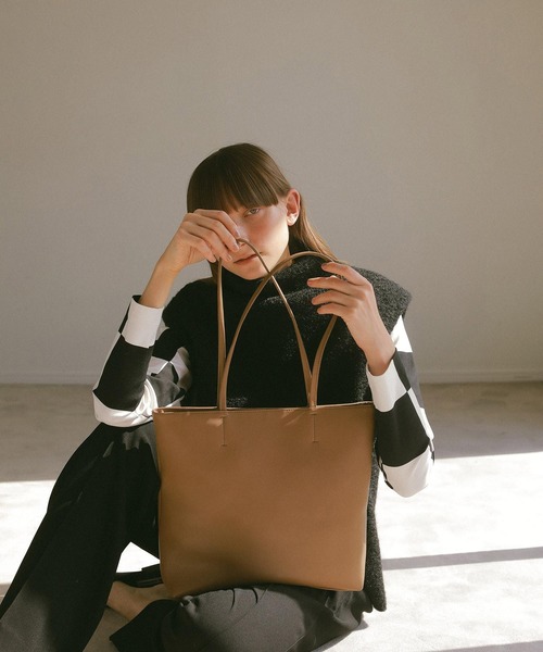 EFOLE（エフォル）の「【EFOLE】 スリムハンドル トートバッグ（トートバッグ・レディース・ブラック/ブラウン/クリーム・FREE）」の4枚目の写真