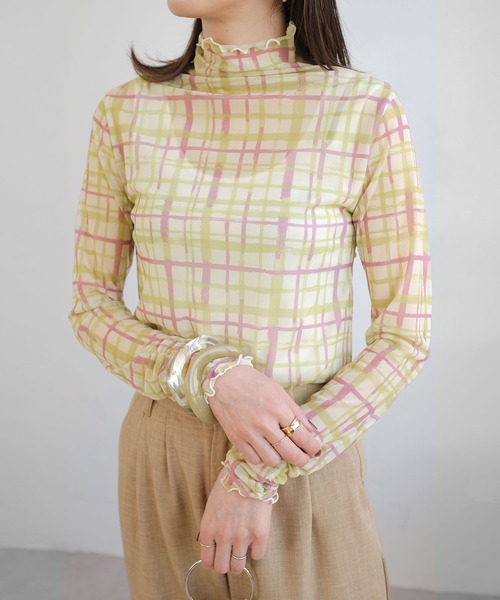 ＡＮＤＪ（アンドジェイ）の「水彩チェック柄パワーメッシュシアートップス（Tシャツ/カットソー・レディース・グリーン/ライム・M）」の2枚目の写真