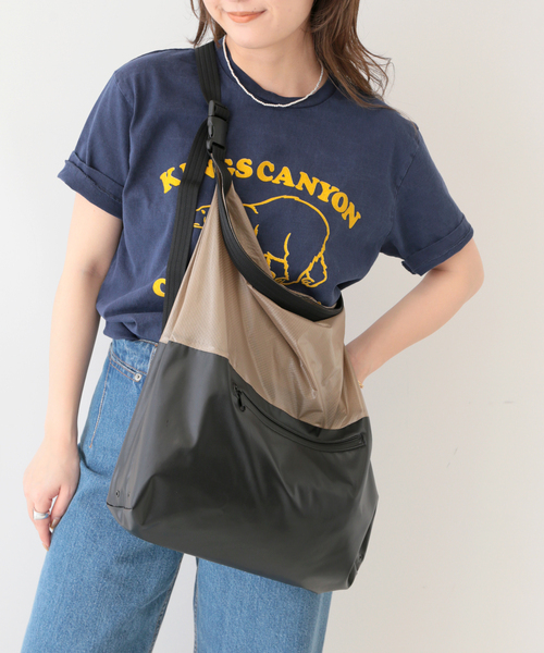 SLOBE IENA（スローブイエナ）の「【MEYAME / メヤメ】SLOBE別注 BRIGHT ROLL ショルダーバッグ◆（ショルダーバッグ・レディース・ベージュ/ブルー・FREE）」の5枚目の写真