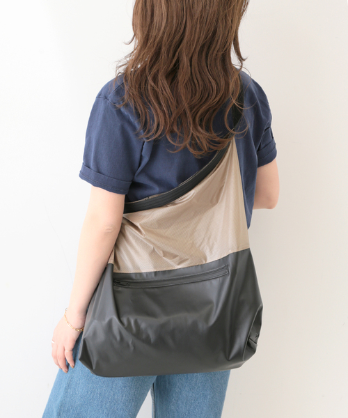 SLOBE IENA（スローブイエナ）の「【MEYAME / メヤメ】SLOBE別注 BRIGHT ROLL ショルダーバッグ◆（ショルダーバッグ・レディース・ベージュ/ブルー・FREE）」の7枚目の写真