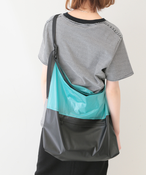 SLOBE IENA（スローブイエナ）の「【MEYAME / メヤメ】SLOBE別注 BRIGHT ROLL ショルダーバッグ◆（ショルダーバッグ・レディース・ベージュ/ブルー・FREE）」の11枚目の写真