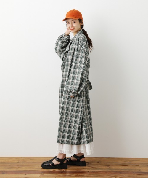 RODEO CROWNS WIDE BOWL（ロデオクラウンズワイドボウル）の「オーバートレンチコート（トレンチコート・レディース・ベージュ/グレー系その他・FREE）」の13枚目の写真