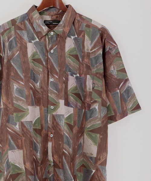 Naive magic(ナイーブマジック)の「とろみシルクタッチ総柄ヴィンテージ半袖ルーズシャツ(シャツ/ブラウス・メンズ・ホワイト/ライトグレー/ブラック/ブラウン/グレー/グリーン/アイボリー/その他/ホワイト系その他/ブラック系その他・M/L)」の8枚目の写真