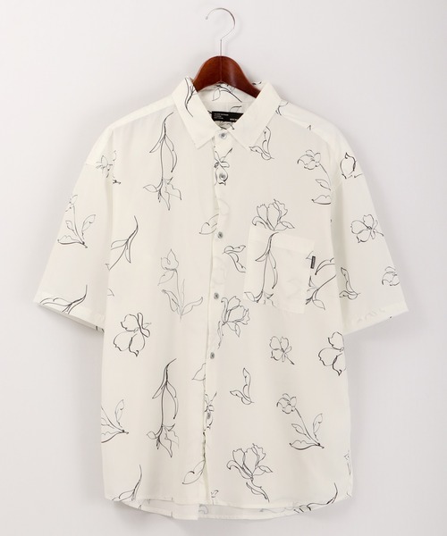 Naive magic(ナイーブマジック)の「とろみシルクタッチ総柄ヴィンテージ半袖ルーズシャツ(シャツ/ブラウス・メンズ・ホワイト/ライトグレー/ブラック/ブラウン/グレー/グリーン/アイボリー/その他/ホワイト系その他/ブラック系その他・M/L)」の3枚目の写真