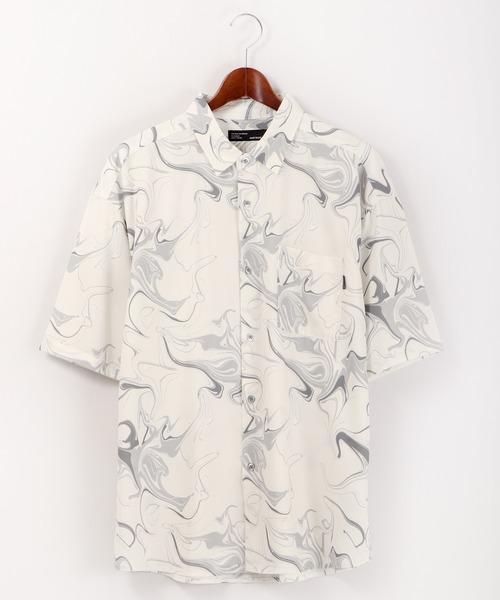 Naive magic(ナイーブマジック)の「とろみシルクタッチ総柄ヴィンテージ半袖ルーズシャツ(シャツ/ブラウス・メンズ・ホワイト/ライトグレー/ブラック/ブラウン/グレー/グリーン/アイボリー/その他/ホワイト系その他/ブラック系その他・M/L)」の6枚目の写真