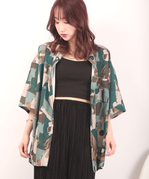 Naive magic(ナイーブマジック)の「とろみシルクタッチ総柄ヴィンテージ半袖ルーズシャツ(シャツ/ブラウス・メンズ・ホワイト/ライトグレー/ブラック/ブラウン/グレー/グリーン/アイボリー/その他/ホワイト系その他/ブラック系その他・M/L)」の17枚目の写真