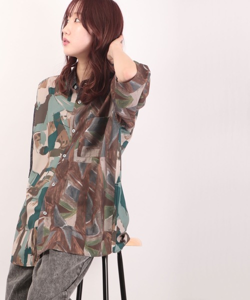 Naive magic(ナイーブマジック)の「とろみシルクタッチ総柄ヴィンテージ半袖ルーズシャツ(シャツ/ブラウス・メンズ・ホワイト/ライトグレー/ブラック/ブラウン/グレー/グリーン/アイボリー/その他/ホワイト系その他/ブラック系その他・M/L)」の12枚目の写真