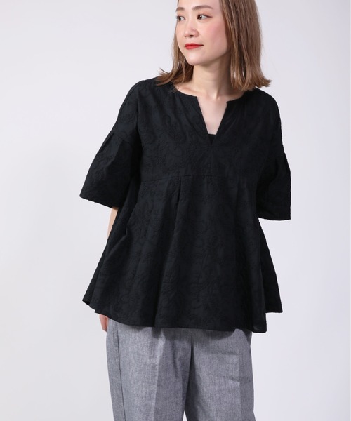 PICCIN（ピッチン）の「ペイズリーエンブロイダリーフレアブラウス（シャツ/ブラウス・レディース・ブラック/オフホワイト・M）」の2枚目の写真