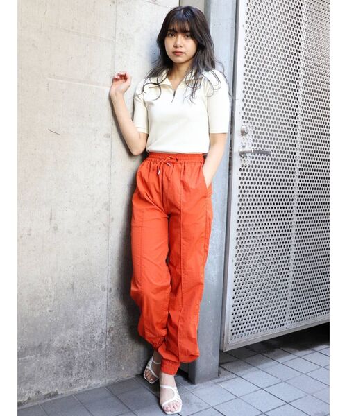 MURUA（ムルーア）の「ハーフジップタイトテレコトップス（ポロシャツ・レディース・ホワイト/ブラック/グリーン・FREE）」の9枚目の写真