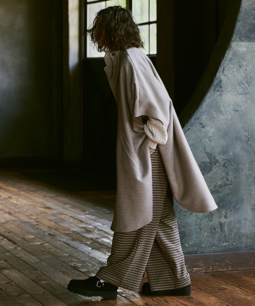 CASPER JOHN（キャスパージョン）の「Over melton poncho/オーバーメルトンポンチョ（ポンチョ・メンズ・アイボリー/ブラック・FREE）」の8枚目の写真