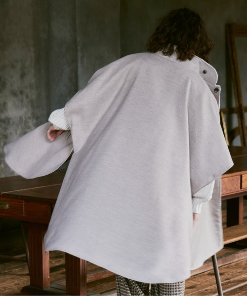 CASPER JOHN（キャスパージョン）の「Over melton poncho/オーバーメルトンポンチョ（ポンチョ・メンズ・アイボリー/ブラック・FREE）」の6枚目の写真