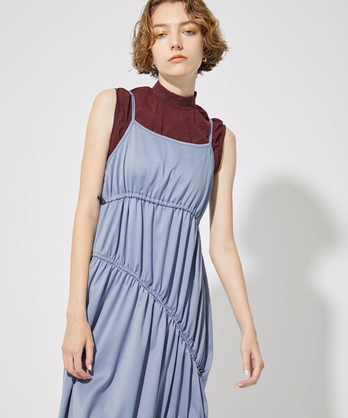CITY TOKYO（シティトウキョウ）の「ドロストギャザーキャミワンピース（ワンピース・レディース・ブラウン/ブルー/ブラック・2/1）」の3枚目の写真
