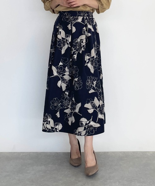 PICCIN（ピッチン）の「フラワーフレアスカート（スカート・レディース・ブラック/ネイビー・M）」の2枚目の写真