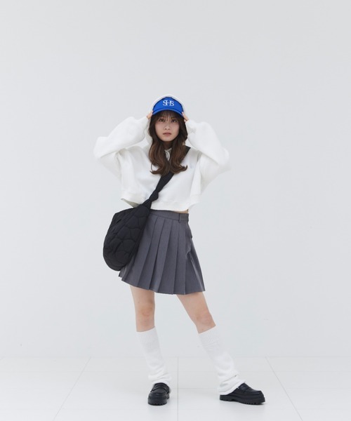 17HR(セブンティーンアワーズ)の「ボリュームスリーブショートパーカー(パーカー・レディース・ホワイト/ブルー/ブラック・FREE)」の10枚目の写真