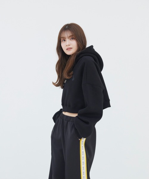 17HR(セブンティーンアワーズ)の「ボリュームスリーブショートパーカー(パーカー・レディース・ホワイト/ブルー/ブラック・FREE)」の20枚目の写真