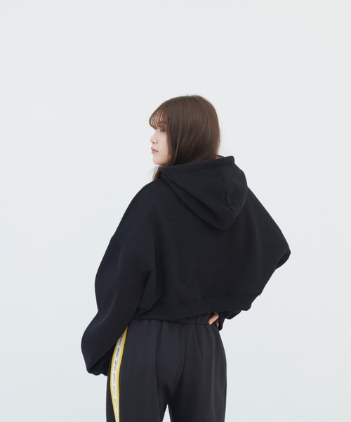 17HR(セブンティーンアワーズ)の「ボリュームスリーブショートパーカー(パーカー・レディース・ホワイト/ブルー/ブラック・FREE)」の22枚目の写真