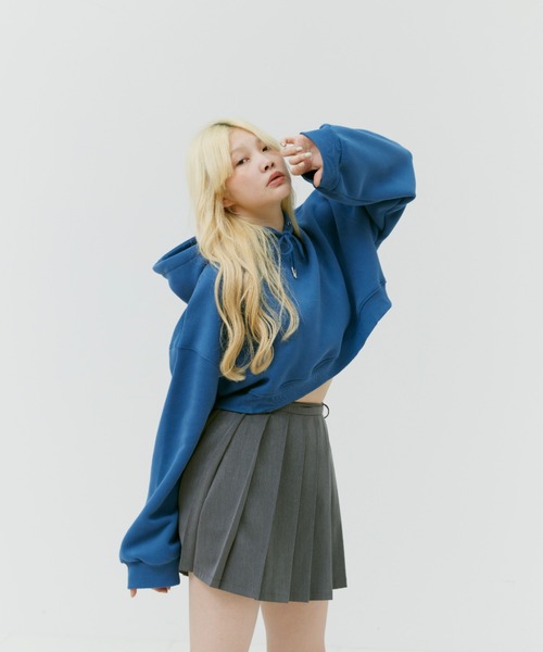 17HR(セブンティーンアワーズ)の「ボリュームスリーブショートパーカー(パーカー・レディース・ホワイト/ブルー/ブラック・FREE)」の13枚目の写真